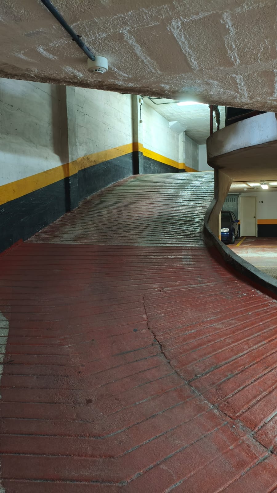 BAJADA DE PRECIO!!! VENTA DE PLAZA DE GARAJE EN LA AMARELLA-RIBEIRA