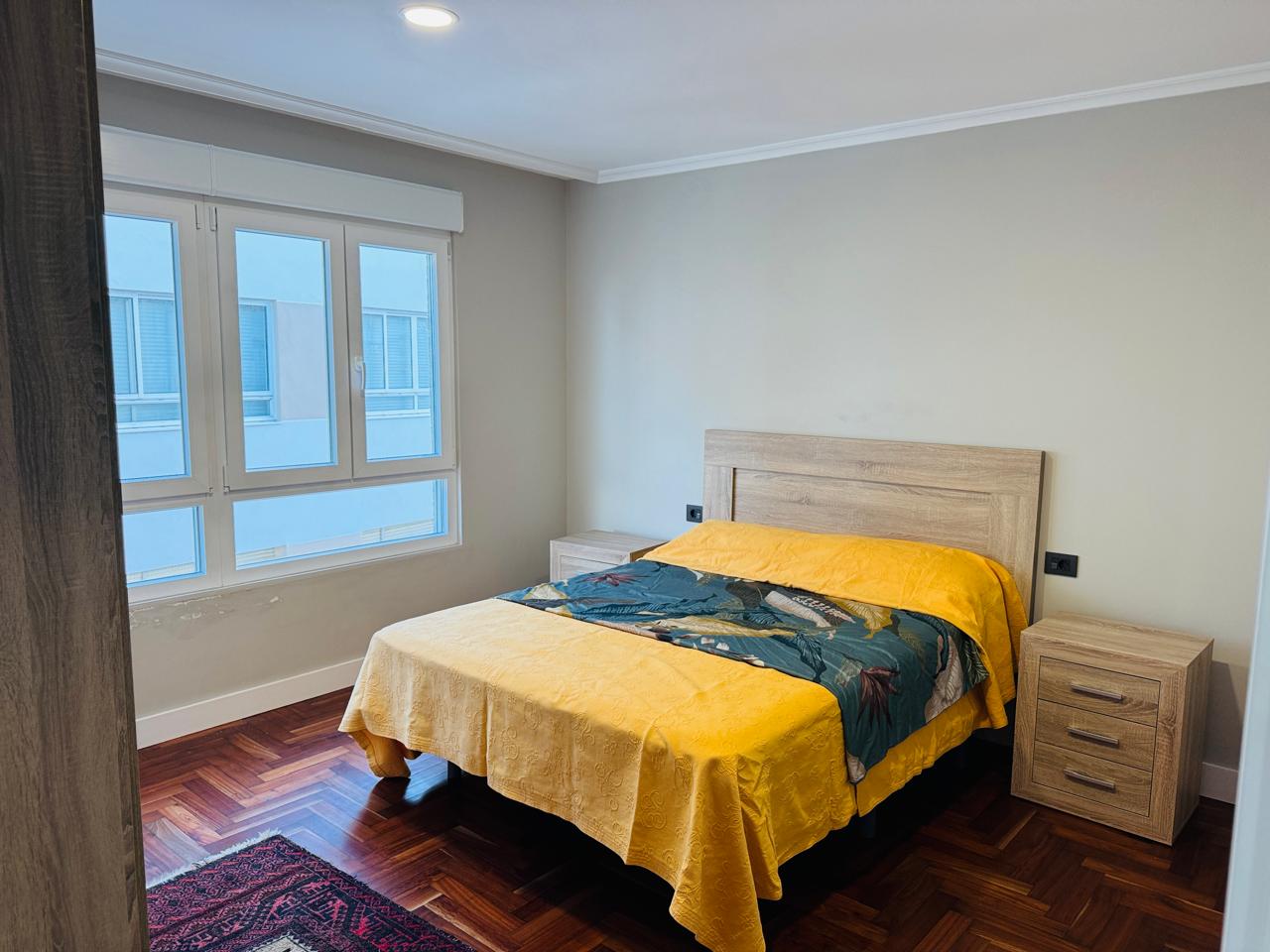 SE VENDE PISO EN EL MALECÓN CON VISTAS AL MAR Y A LA RÍA – 140 M², ÁTICO LUMINOSO