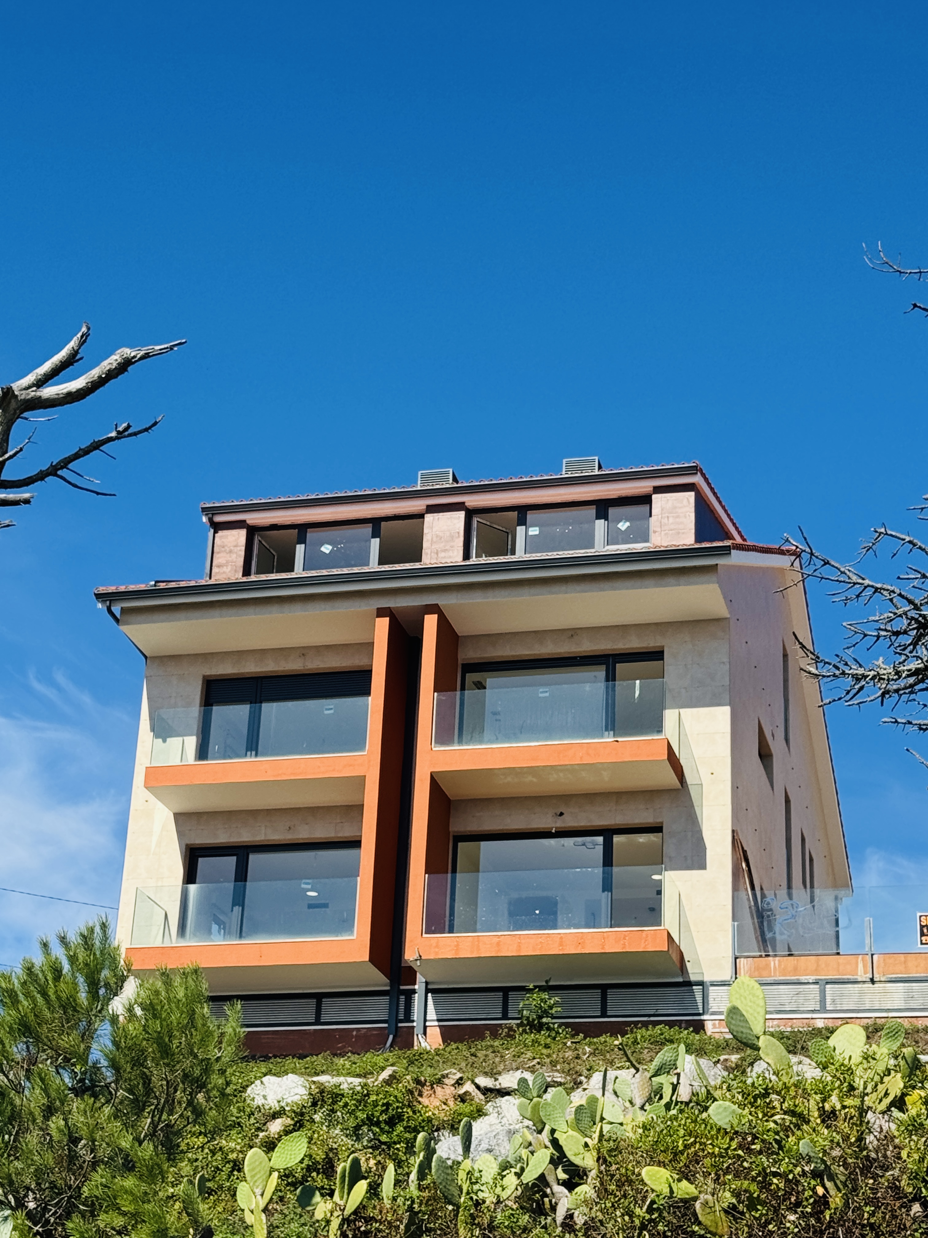 ATICOS DE DOS HABITACIONES CON VISTAS AL MAR EN AMEIXIDA