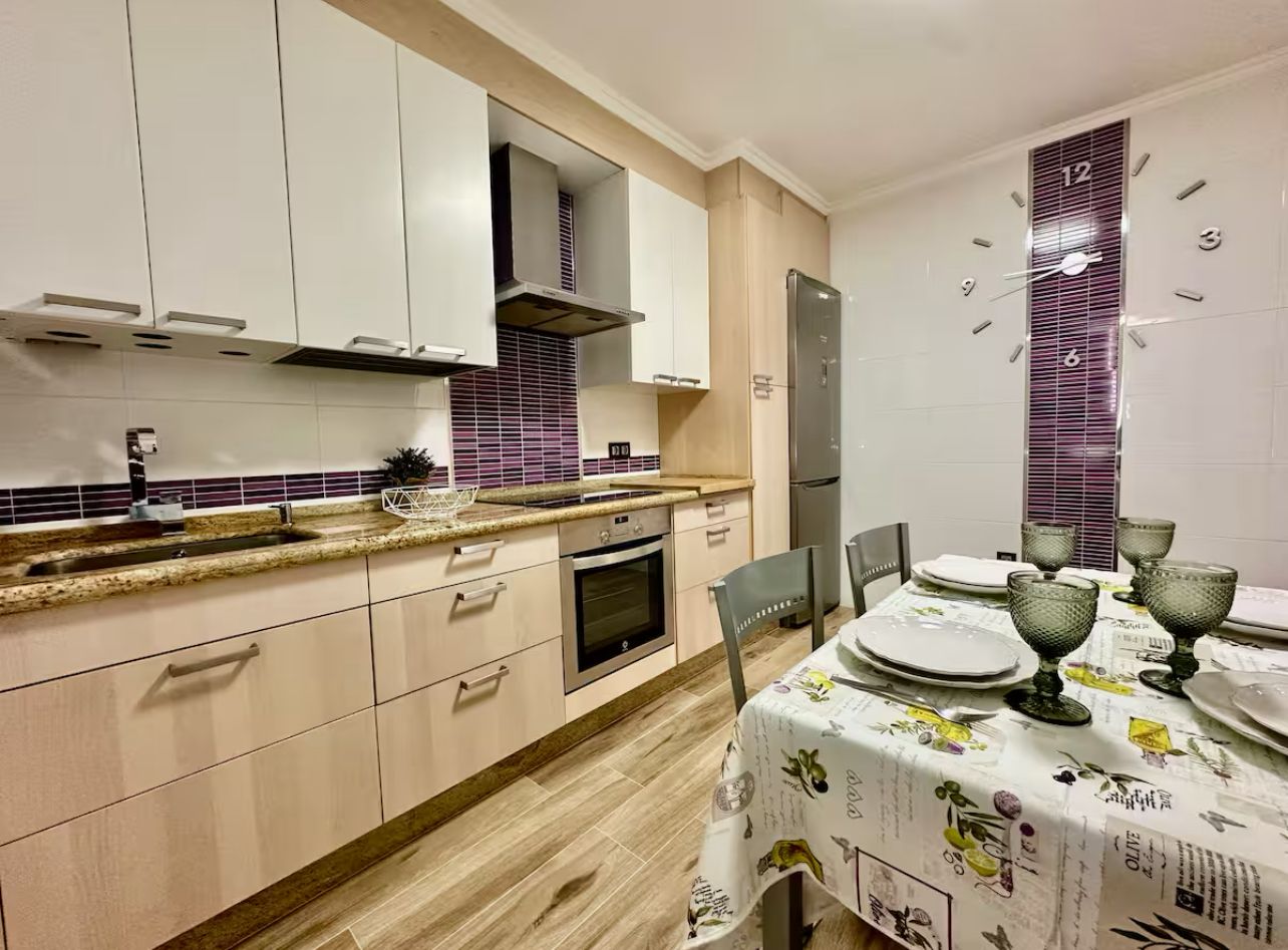 SE VENDE CASA A POCOS METROS DE LA PLAYA - CASTIÑEIRAS, RIBEIRA