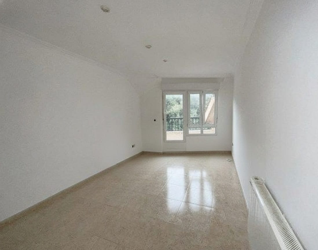 APARTAMENTO EN RIBEIRA CON BALCÓN