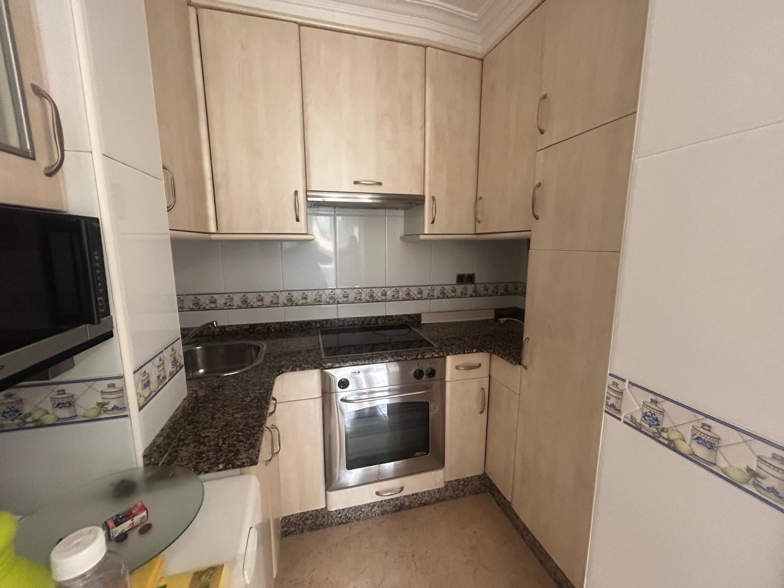APARTAMENTO EN RIBEIRA CON BALCÓN