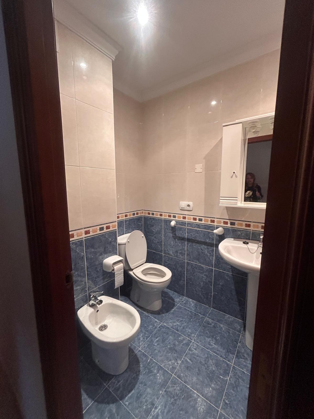 APARTAMENTO EN RIBEIRA CON BALCÓN