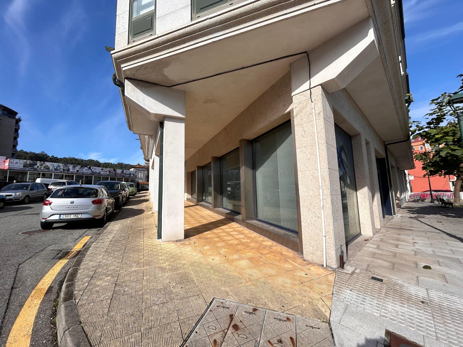 BAJO COMERCIAL EN ALQUILER – AVDA. DE LA CORUÑA, RIBEIRA
