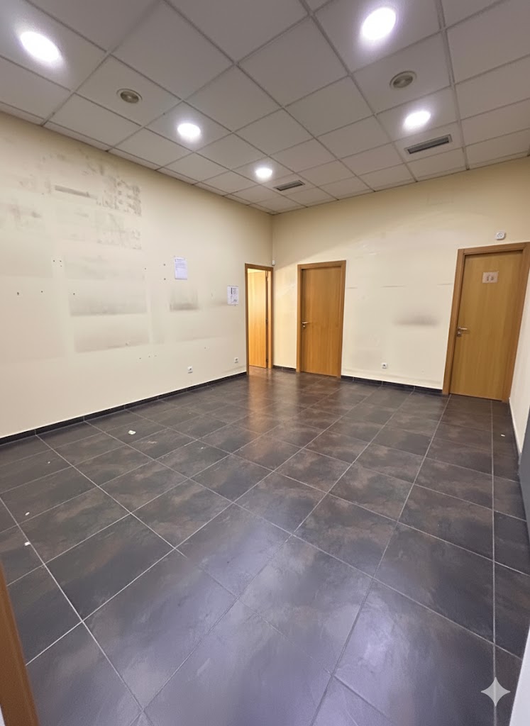 BAJO COMERCIAL EN ALQUILER – AVDA. DE LA CORUÑA, RIBEIRA