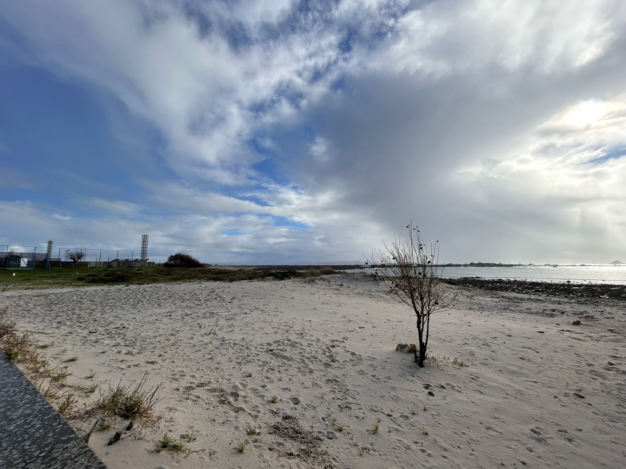 LLAVE EN MANO FRENTE AL MAR: CASA DE ENSUEÑO A 1 MINUTO DE LA PLAYA EN AGUIÑO