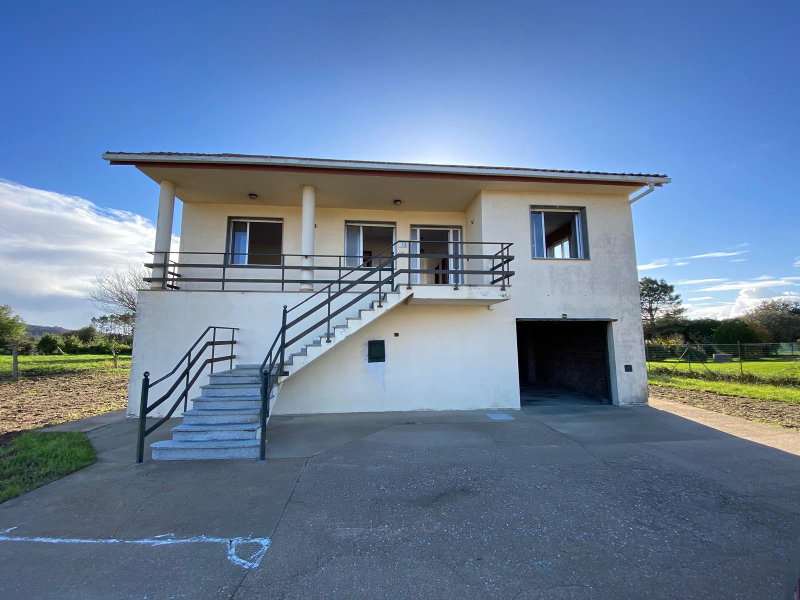 CASA EN SIRVES JUNTO AL PARQUE NATURAL DE LAS DUNAS DE CORRUBEDO