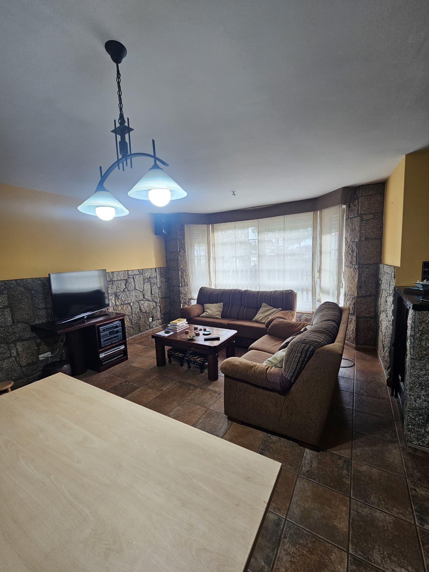 CASA RUSTICA EN AGUIÑO CON TERRENO