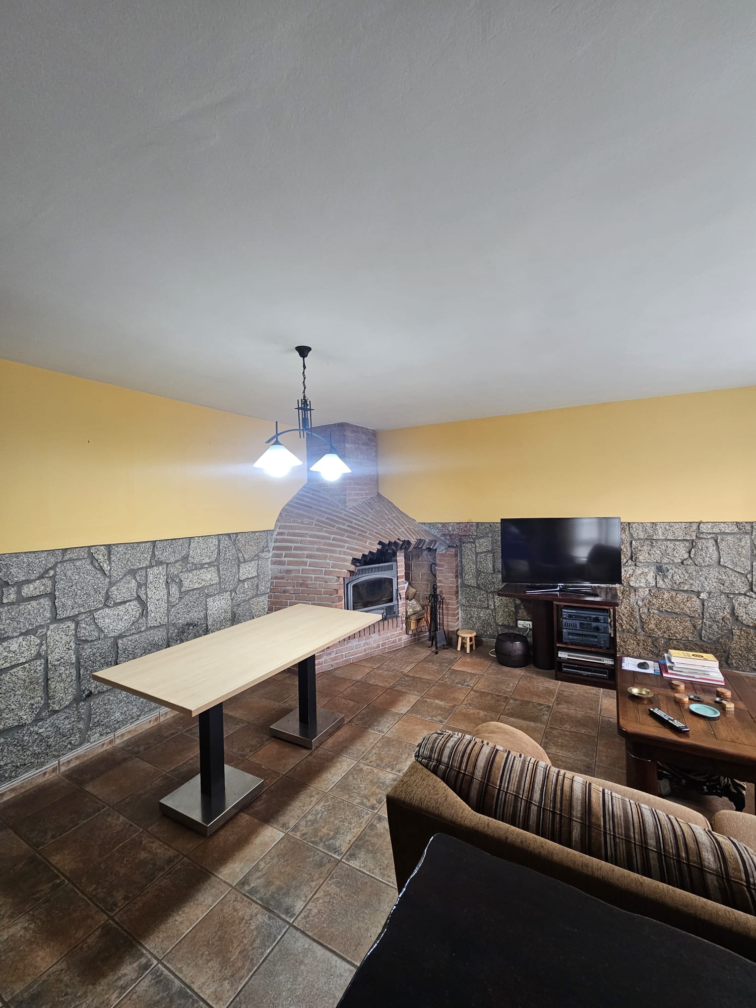 CASA RUSTICA EN AGUIÑO CON TERRENO