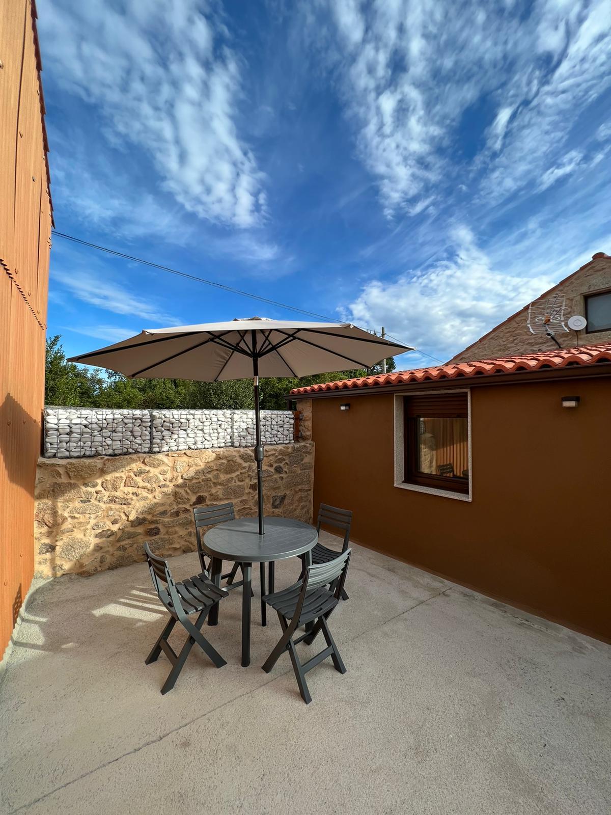 ALQUILER DE ENCANTADORA CASITA EN PUEBLA DEL CARAMIÑAL PARA TEMPORADA ESCOLAR