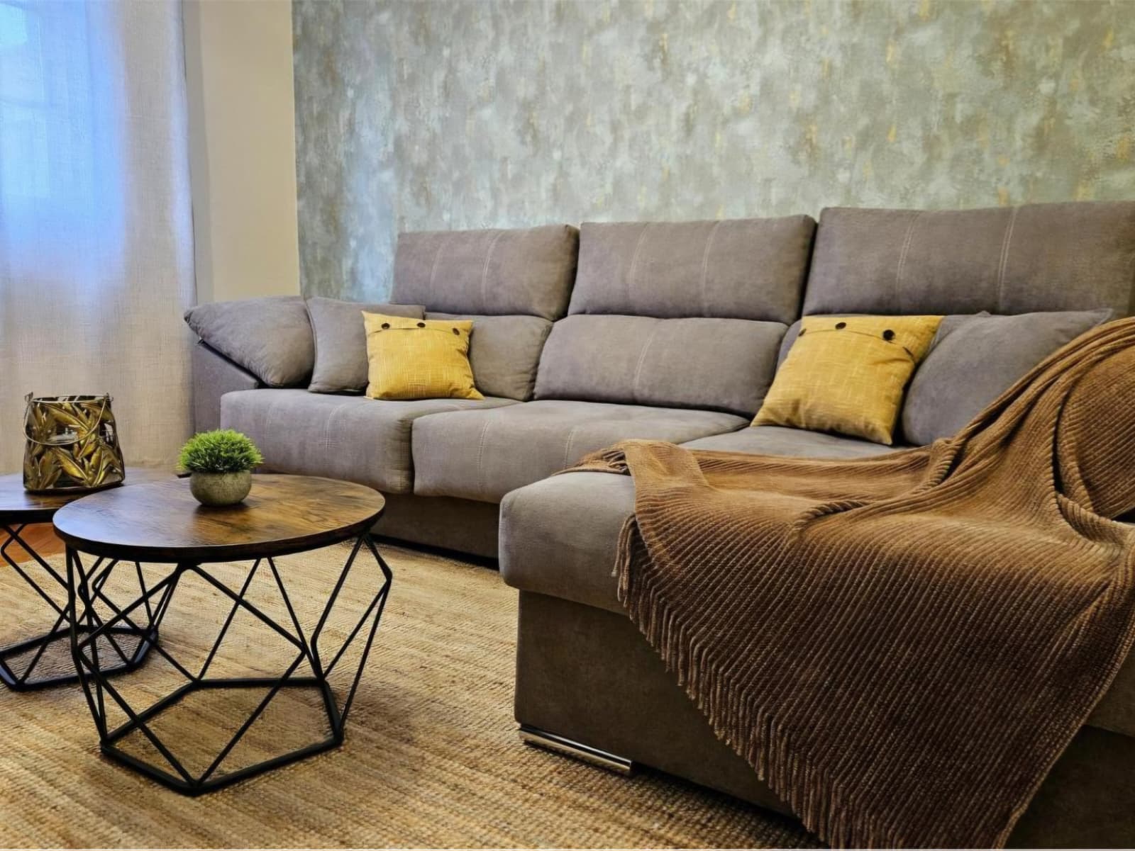 ¡TU ESCAPADA PERFECTA EN EL CORAZÓN DE RIBEIRA!