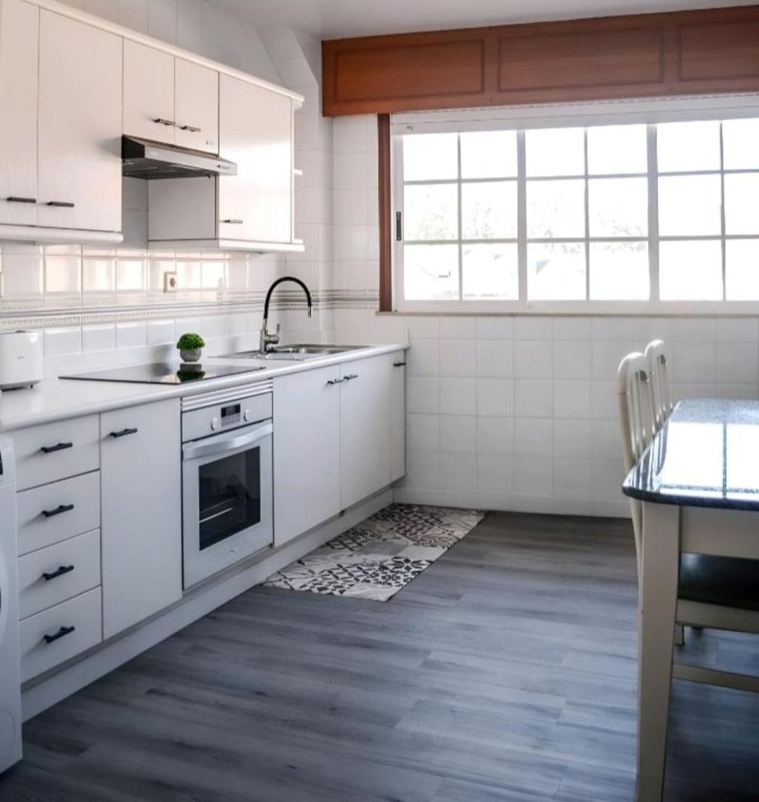 ¡TU ESCAPADA PERFECTA EN EL CORAZÓN DE RIBEIRA!