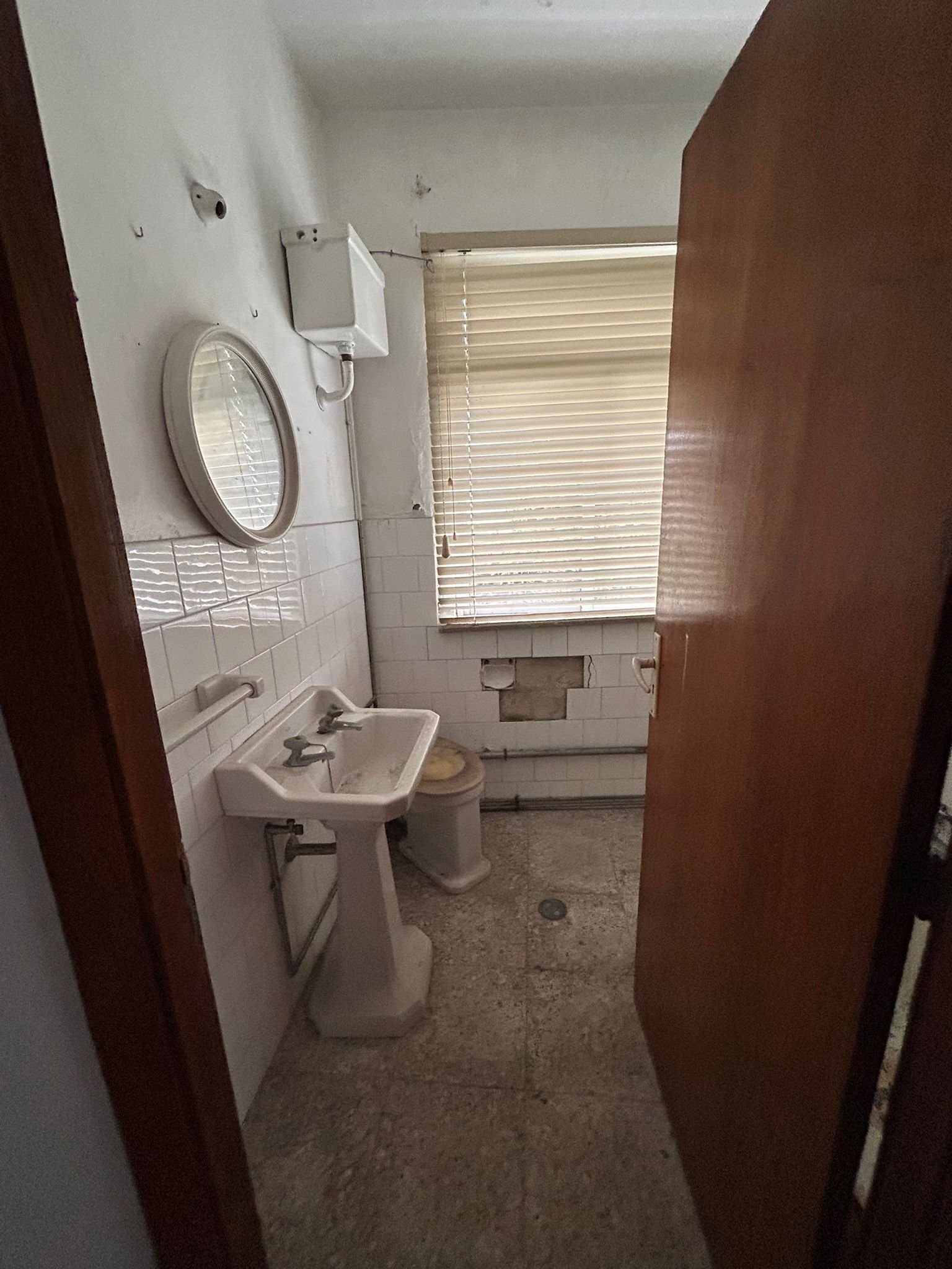 OPORTUNIDAD ÚNICA: EDIFICIO COMPLETO EN NOIA CON VIVIENDAS INDEPENDIENTES Y GARAJE