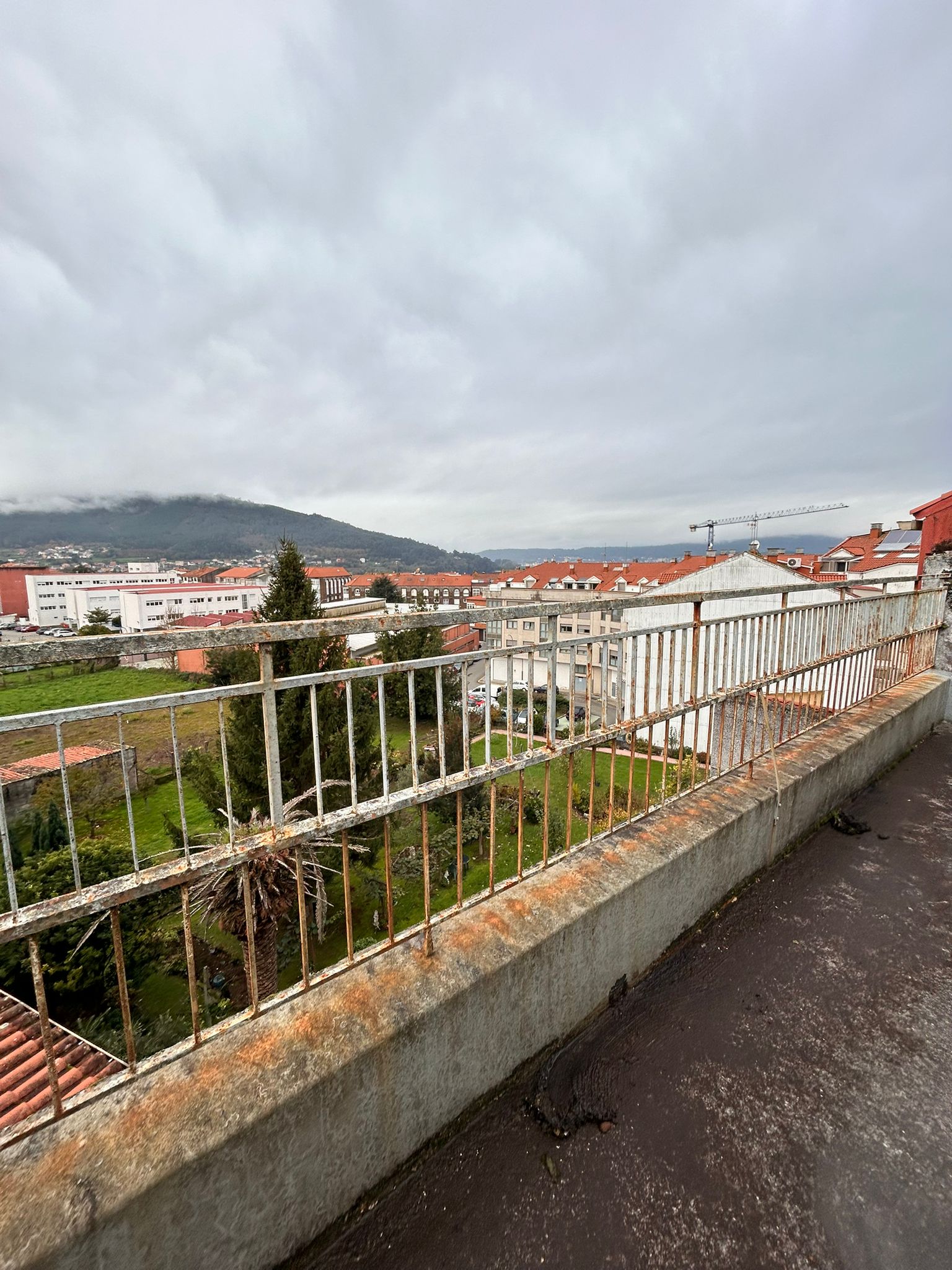 OPORTUNIDAD ÚNICA: EDIFICIO COMPLETO EN NOIA CON VIVIENDAS INDEPENDIENTES Y GARAJE