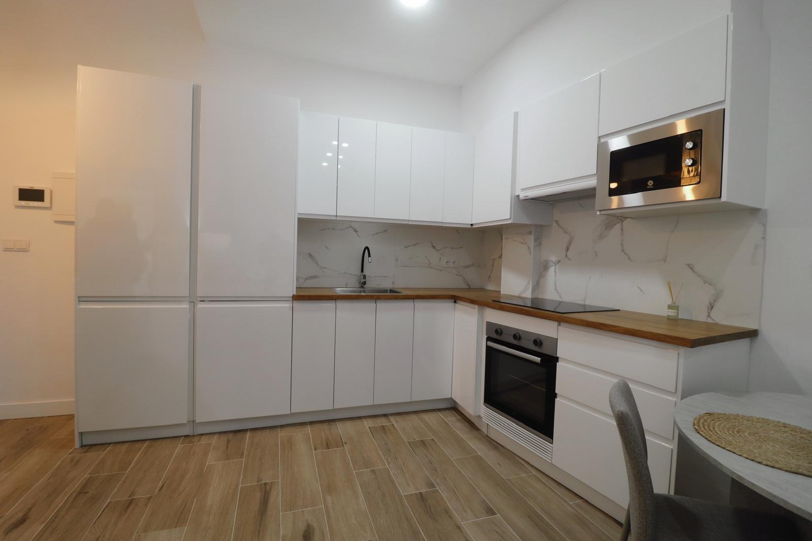 ALQUILER DE ESTUDIO EN PLENO CENTRO DE RIBEIRA