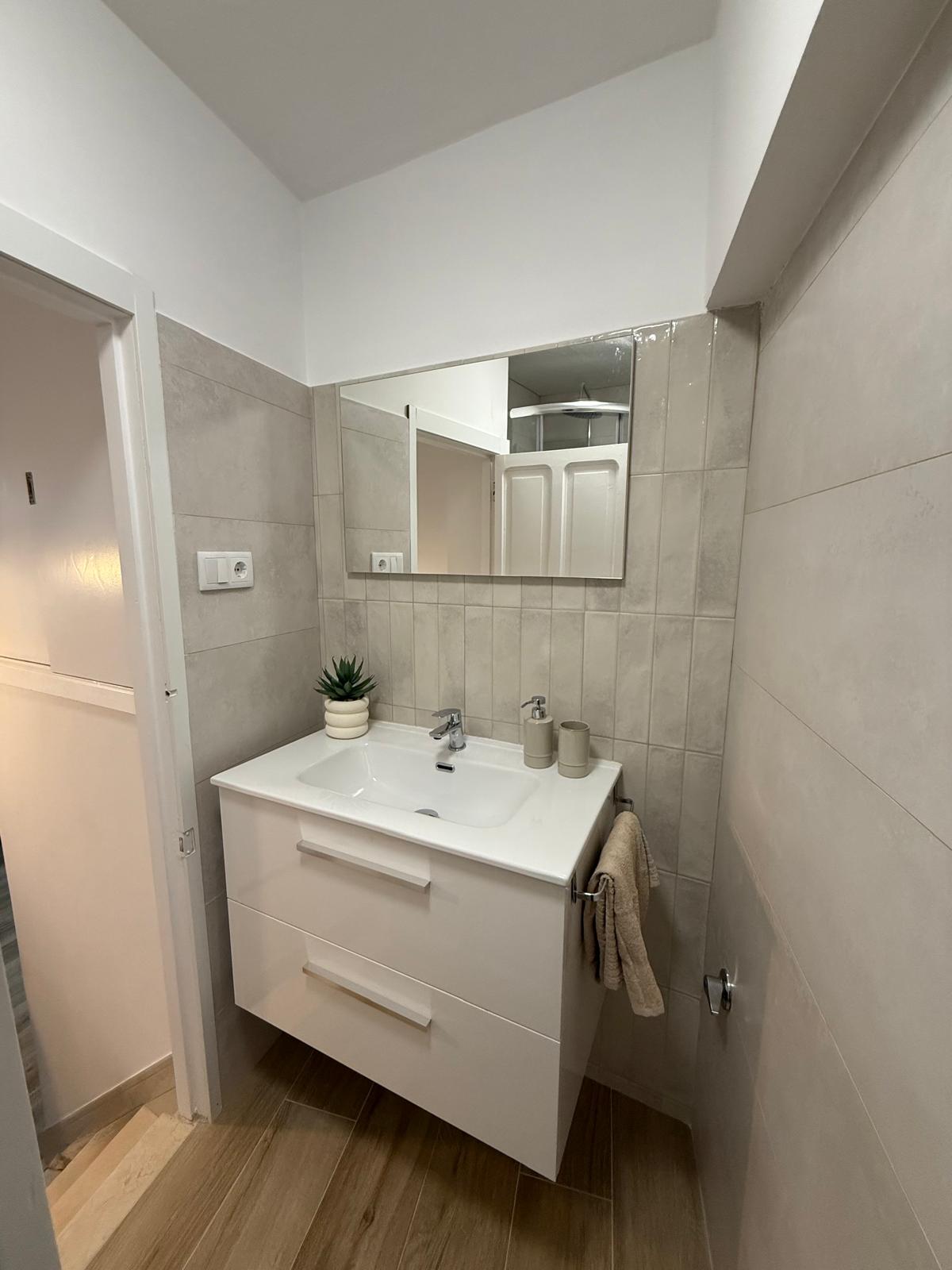 ALQUILER DE ESTUDIO EN PLENO CENTRO DE RIBEIRA