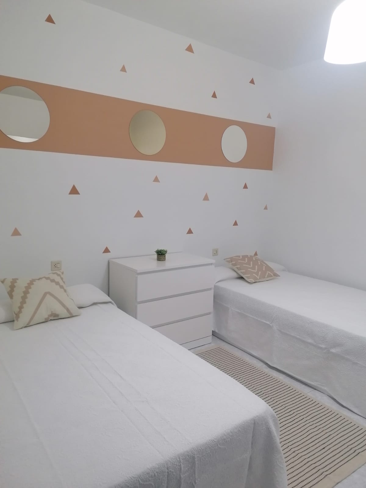 APARTAMENTO EN ALQUILER VACACIONAL EN MARTÍN, CERCA DEL CENTRO DE RIBEIRA Y DE LA PLAYA DEL TOURO