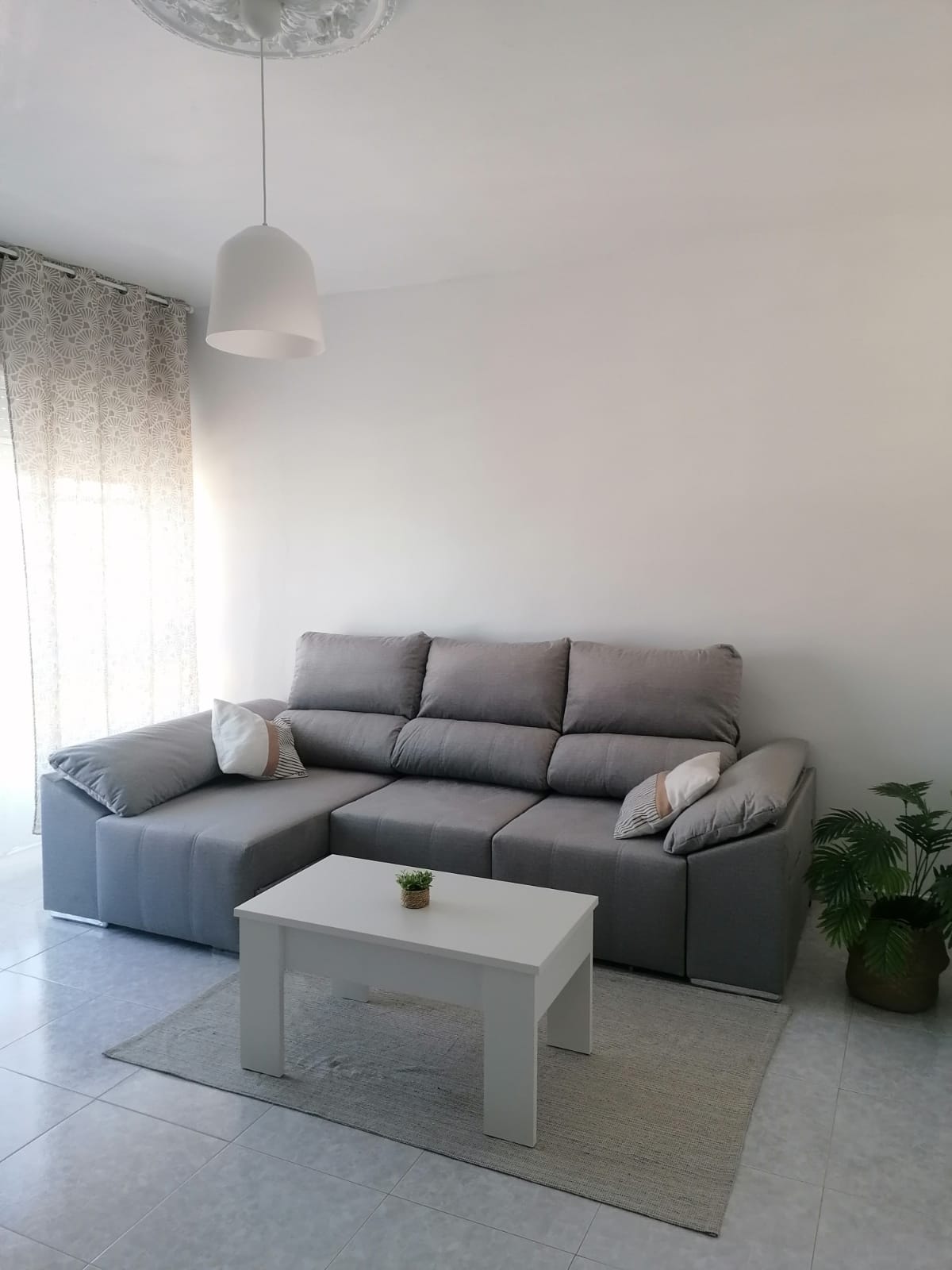 APARTAMENTO EN ALQUILER VACACIONAL EN MARTÍN, CERCA DEL CENTRO DE RIBEIRA Y DE LA PLAYA DEL TOURO