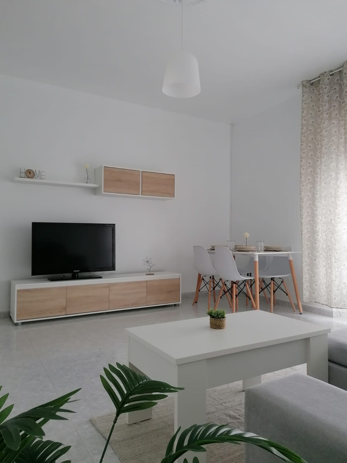 APARTAMENTO EN ALQUILER VACACIONAL EN MARTÍN, CERCA DEL CENTRO DE RIBEIRA Y DE LA PLAYA DEL TOURO