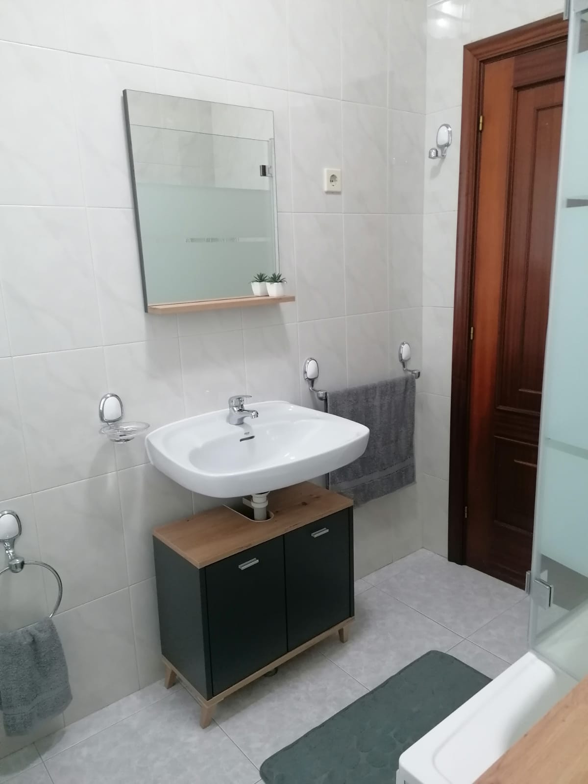 APARTAMENTO EN ALQUILER VACACIONAL EN MARTÍN, CERCA DEL CENTRO DE RIBEIRA Y DE LA PLAYA DEL TOURO