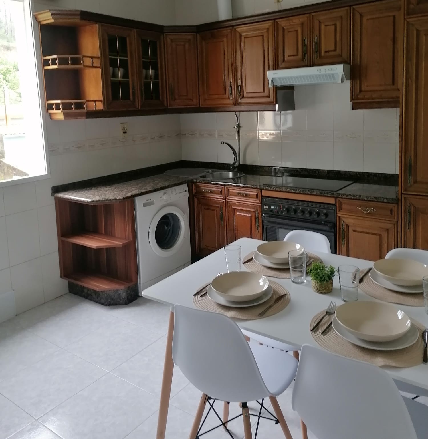 APARTAMENTO EN ALQUILER VACACIONAL EN MARTÍN, CERCA DEL CENTRO DE RIBEIRA Y DE LA PLAYA DEL TOURO