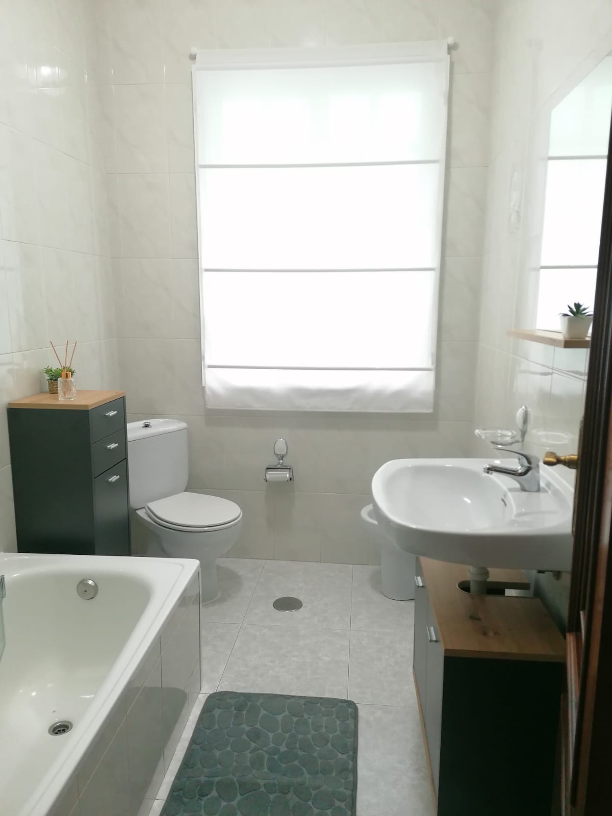 APARTAMENTO EN ALQUILER VACACIONAL EN MARTÍN, CERCA DEL CENTRO DE RIBEIRA Y DE LA PLAYA DEL TOURO