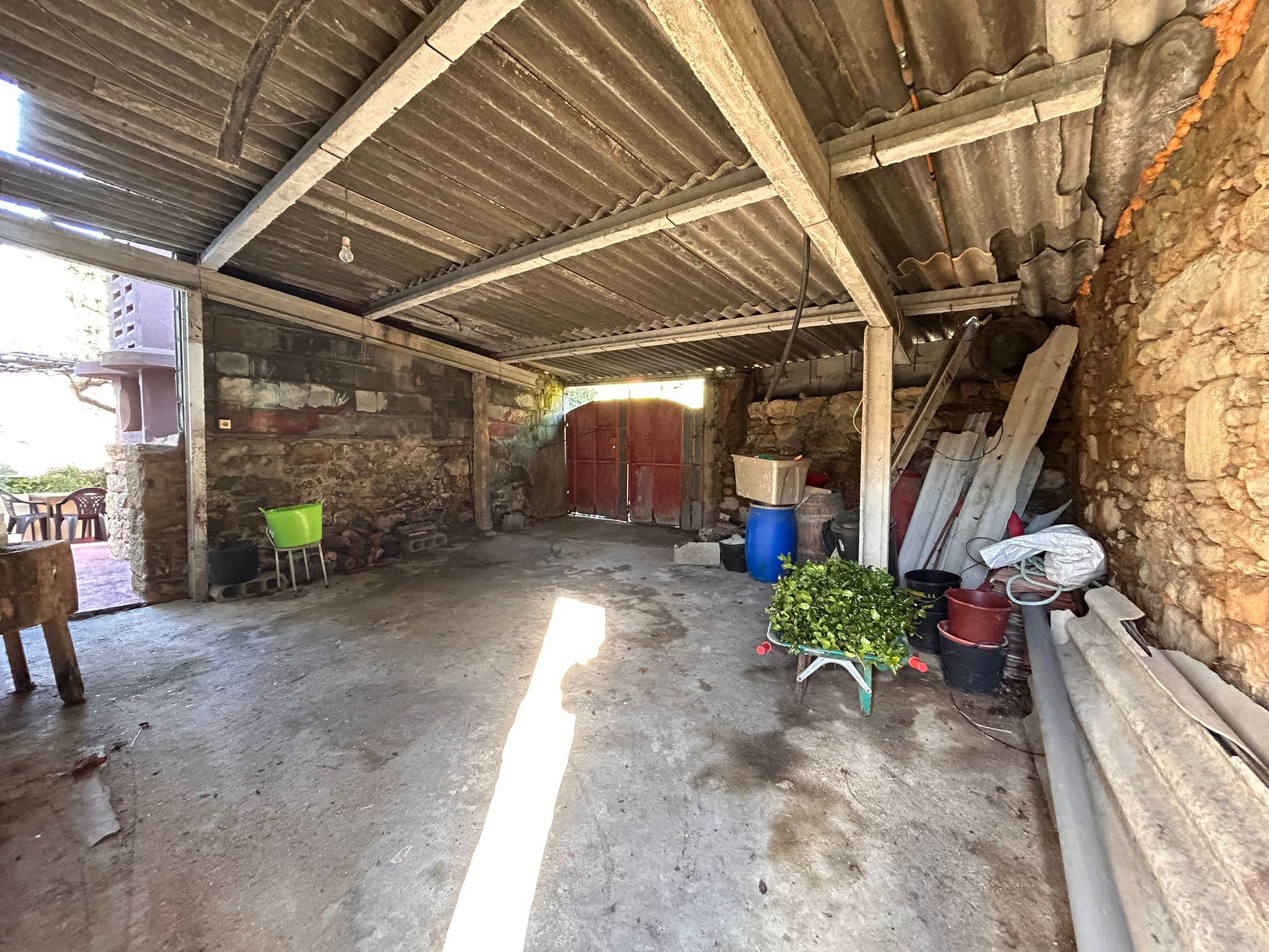 CASA EN TARRIO-BAROÑA-PORTO DO SON CON JARDÍN