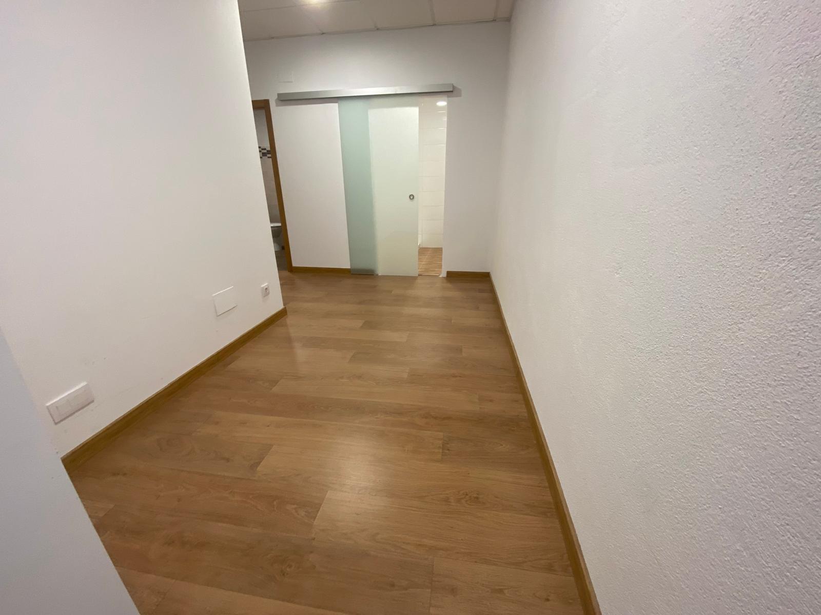 SE ALQUILA  BAJO COMERCIAL MUY LUMINOSO