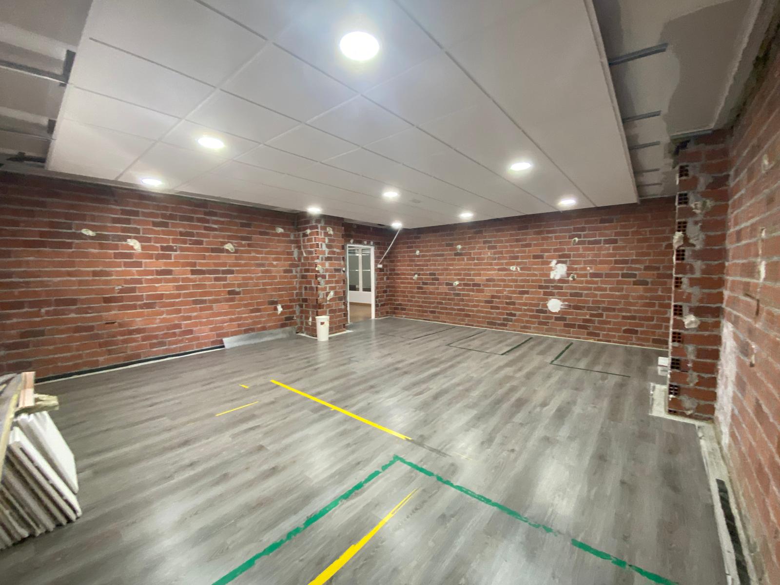 SE ALQUILA  BAJO COMERCIAL MUY LUMINOSO