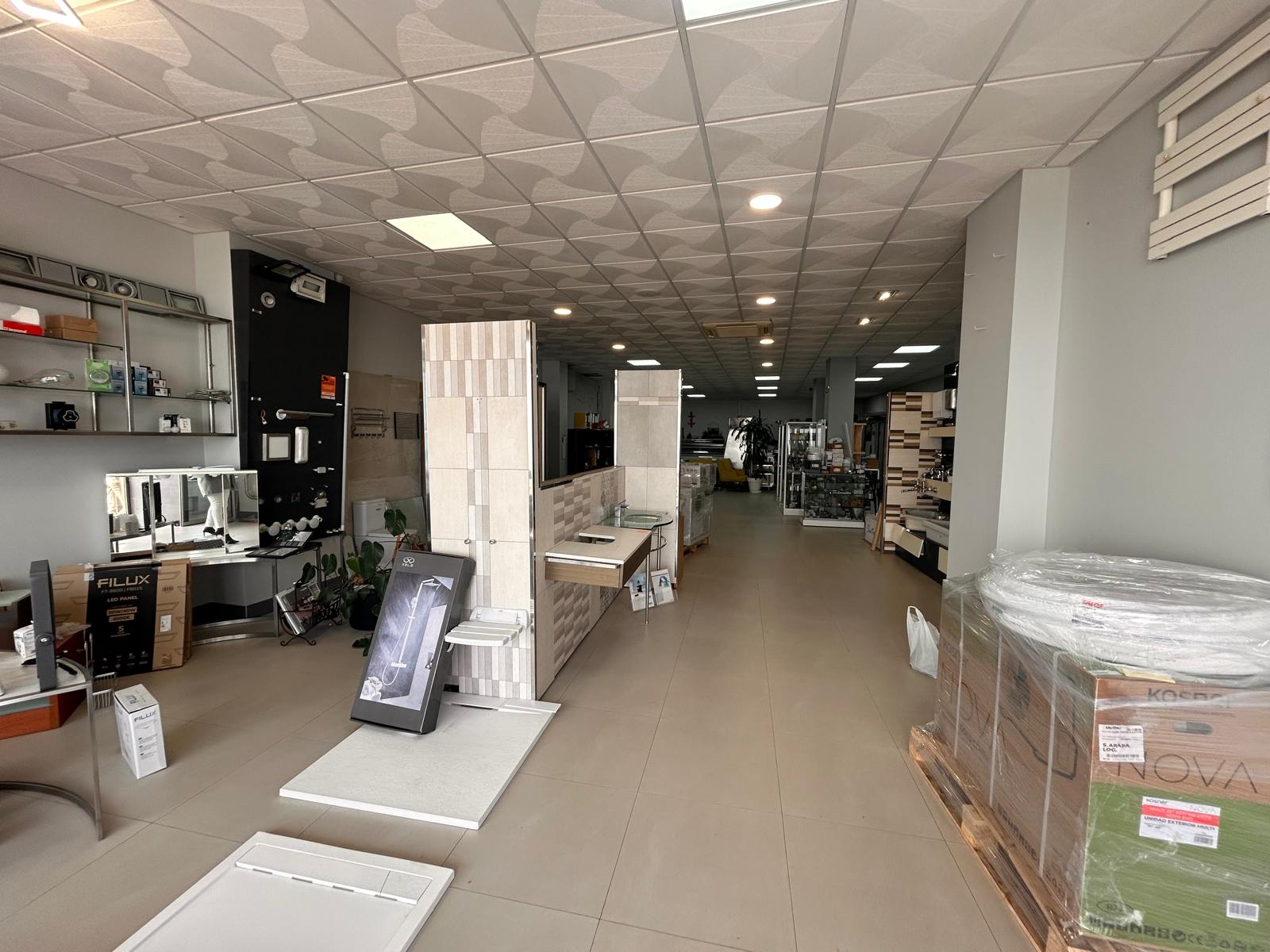 SE VENDE LOCAL COMERCIAL FRENTE AL MAR