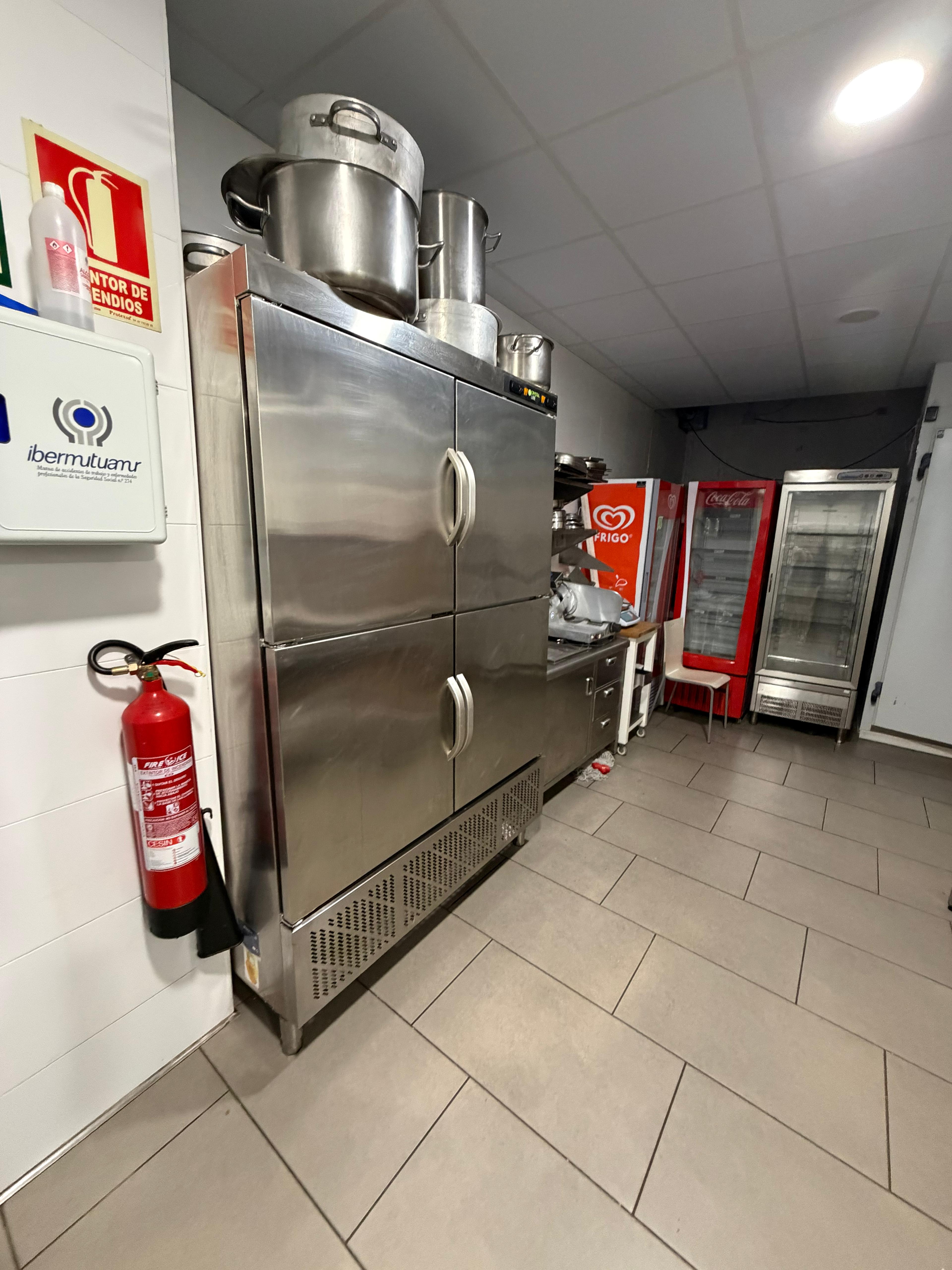 SE VENDE O ALQUILA RESTAURANTE ENFRENTE AL MAR