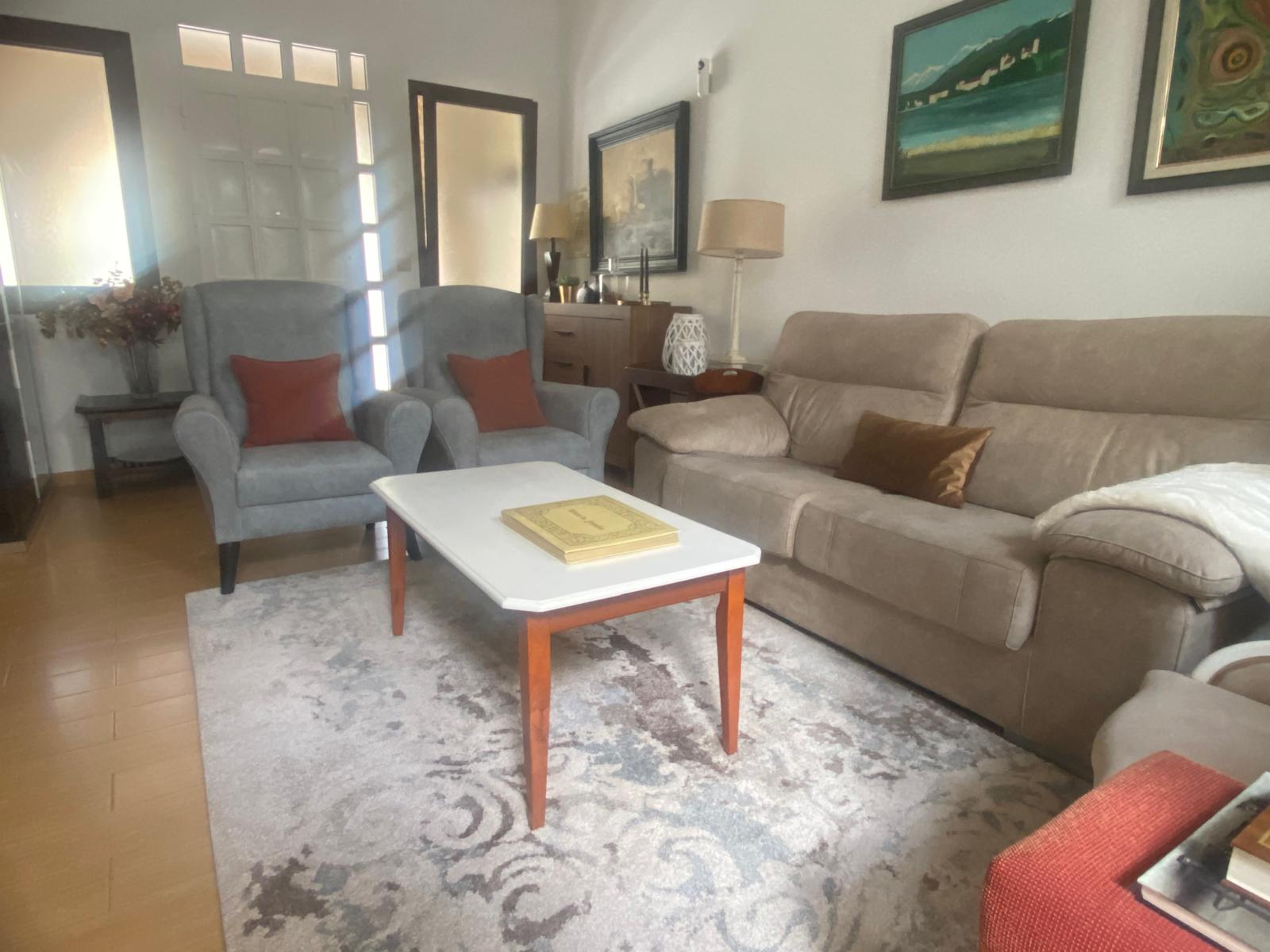 CASA DE PIEDRA CÉNTRICA TOTALMENTE REFORMADA