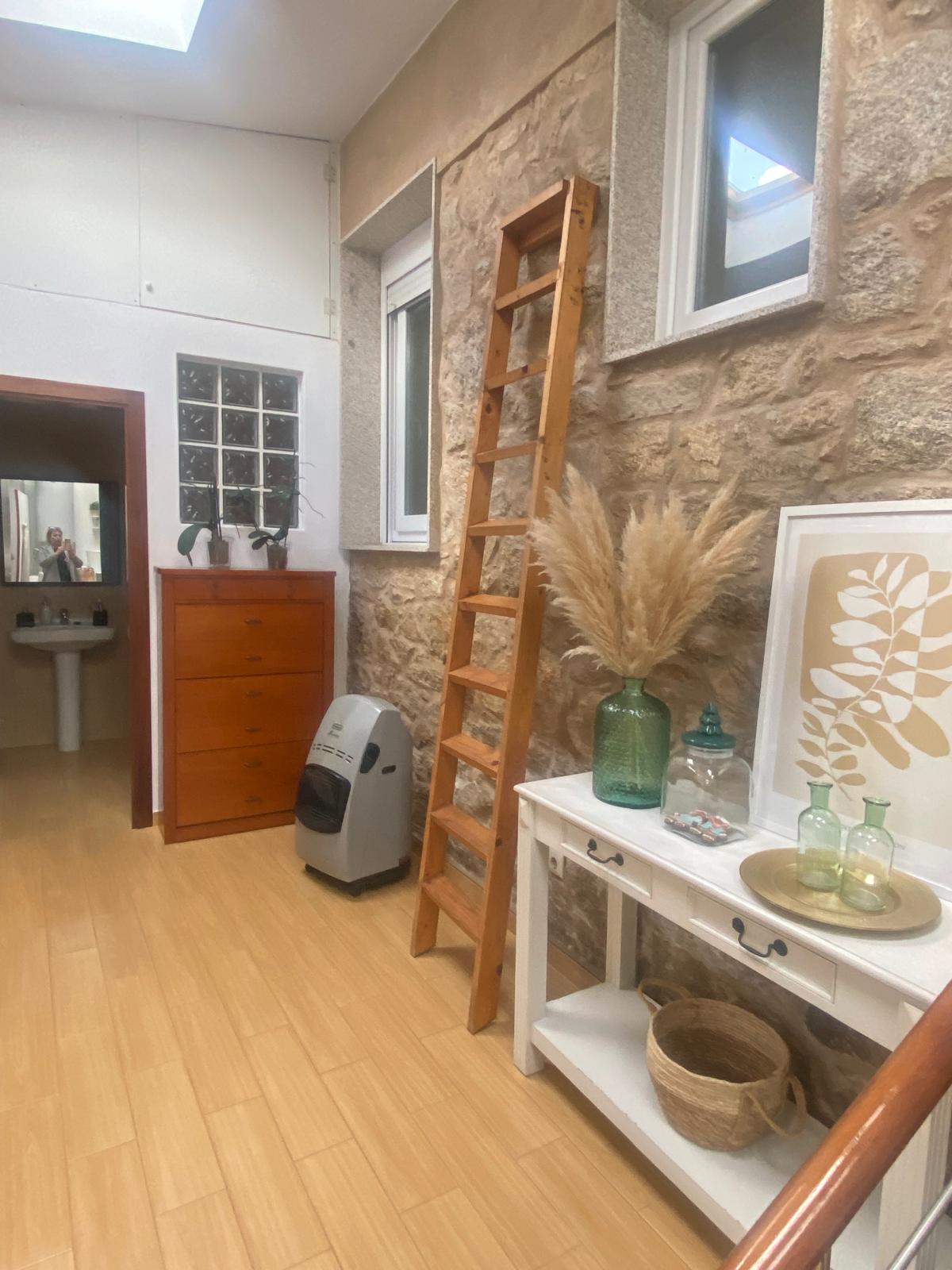 CASA DE PIEDRA CÉNTRICA TOTALMENTE REFORMADA