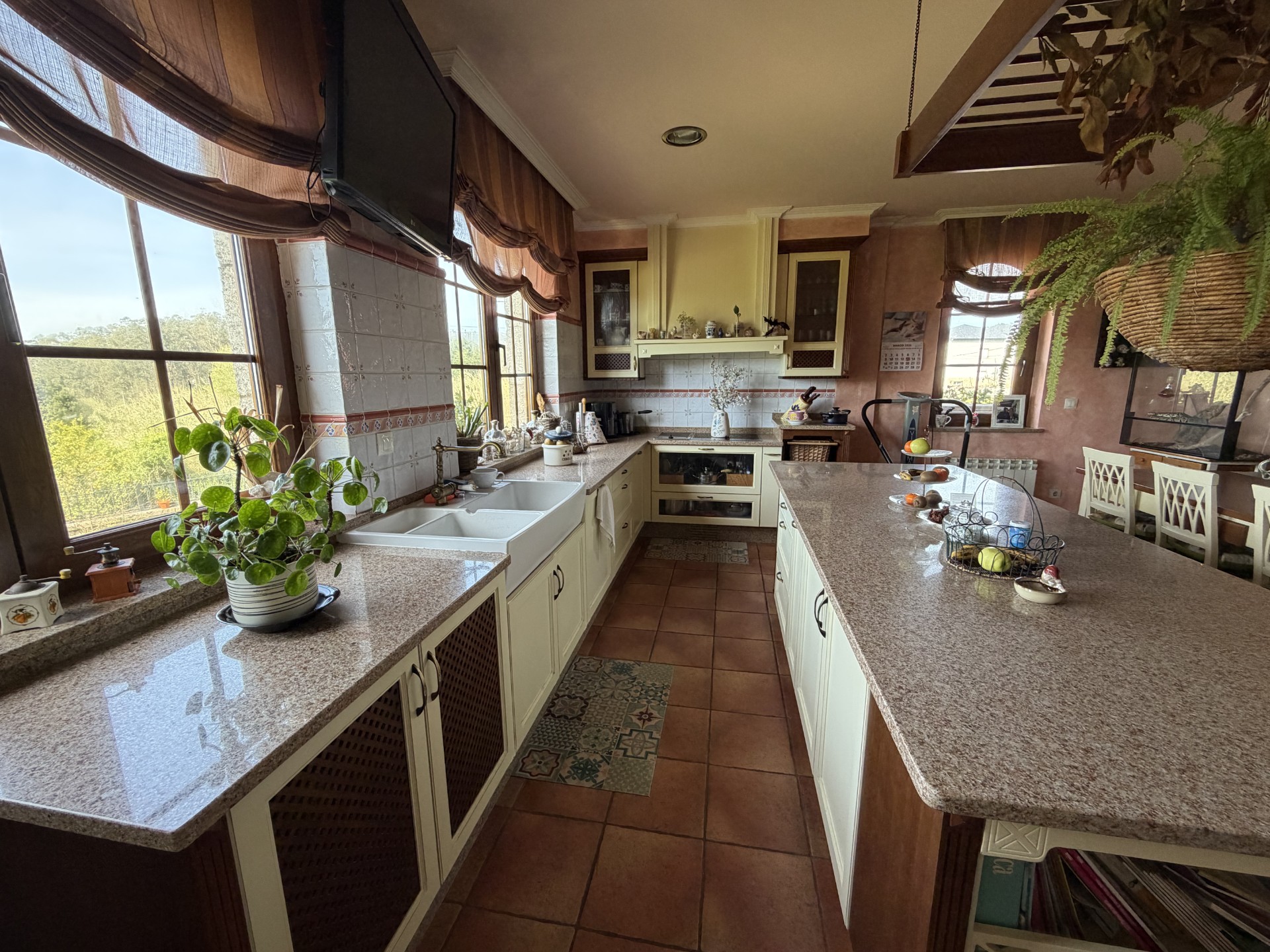 CHALET DE PIEDRA EN VENTA EN PALMEIRA (RIBEIRA) A 5 MINUTOS DE LA PLAYA DE COROSO