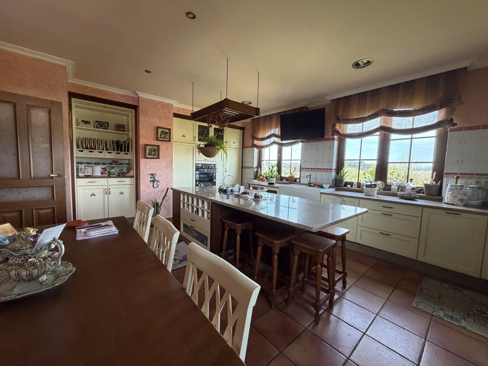 CHALET DE PIEDRA EN VENTA EN PALMEIRA (RIBEIRA) A 5 MINUTOS DE LA PLAYA DE COROSO