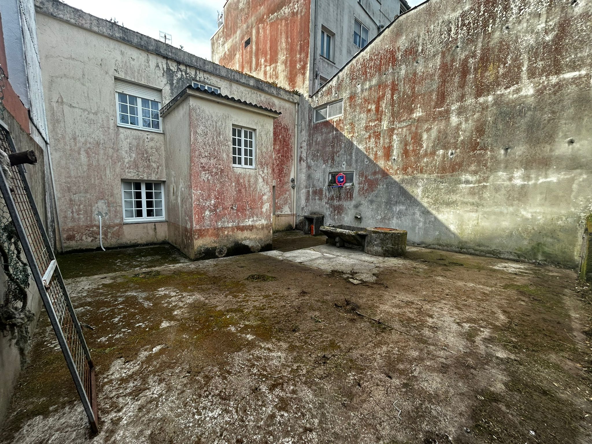 CASA EN VENTA EN RIBEIRA – CENTRO