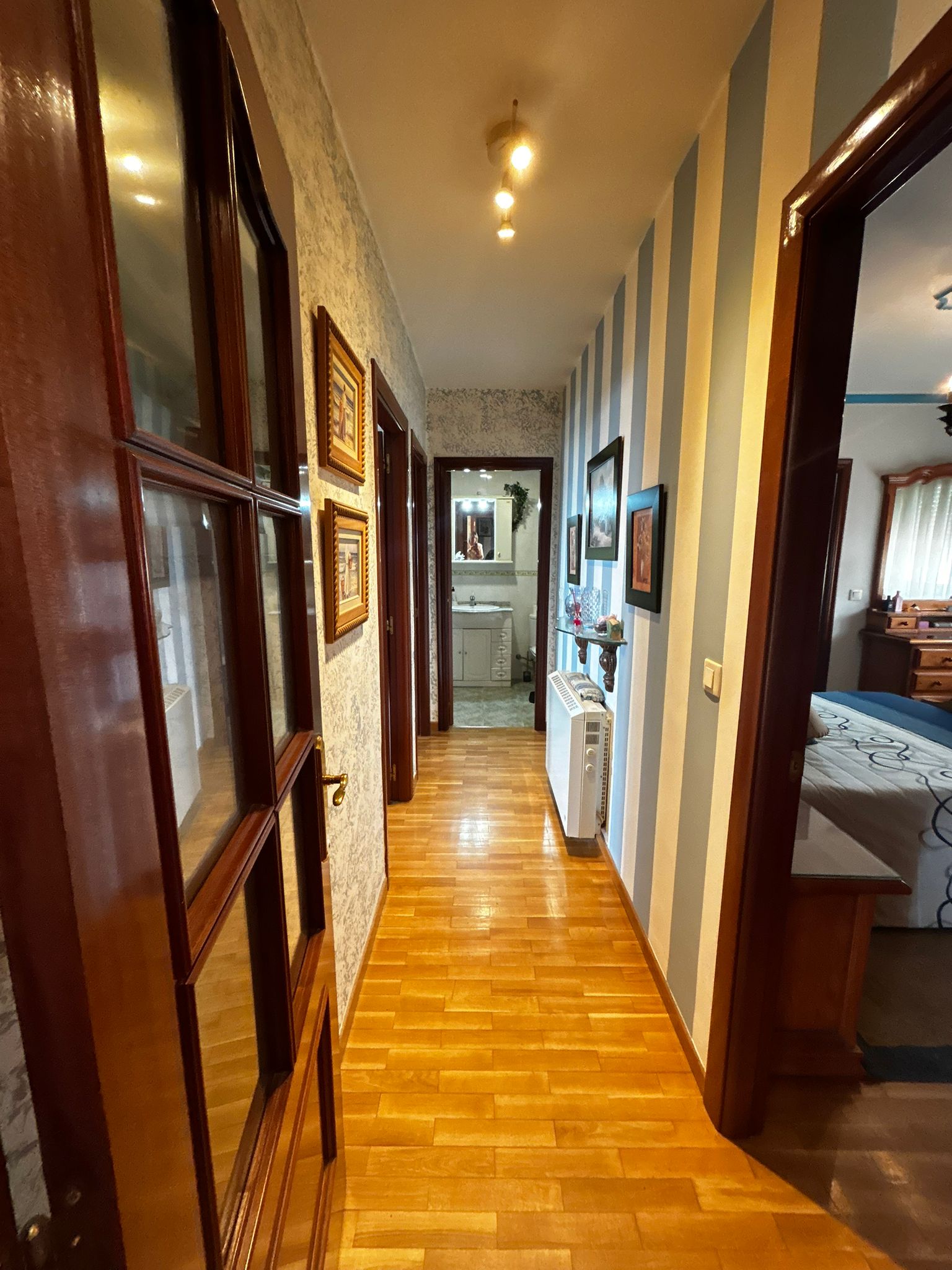 PISO EN PLANTA BAJA CON DOS TERRAZAS Y VISTAS AL MAR EN Ribeira – 139.000 € (SIN MUEBLES)