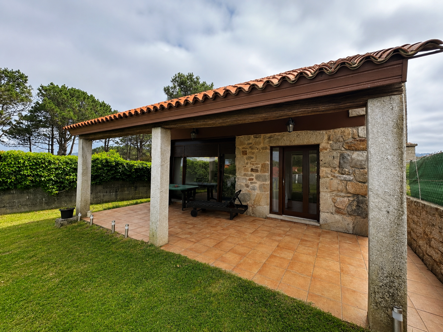 ALQUILER VACACIONAL EN LA PLAYA DE AS FURNAS – XUÑO