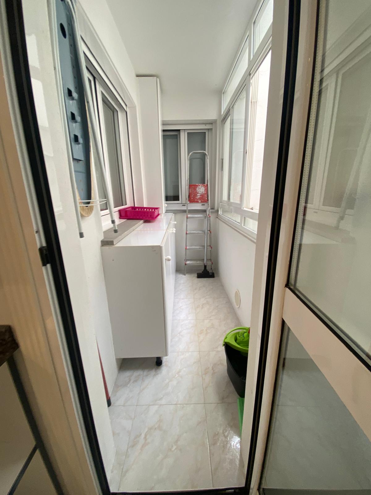 APARTAMENTO TURÍSTICO EN RIBEIRA – PLAYA DE COROSO – VISTAS AL MAR – 3 HABITACIONES – GARAJE
