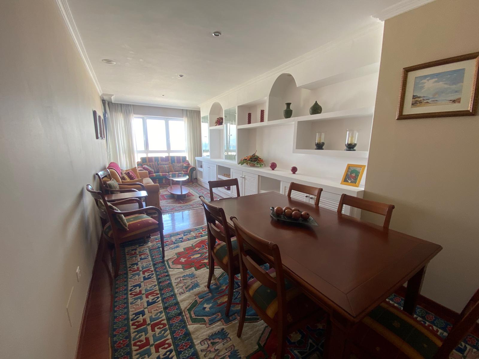 APARTAMENTO TURÍSTICO EN RIBEIRA – PLAYA DE COROSO – VISTAS AL MAR – 3 HABITACIONES – GARAJE