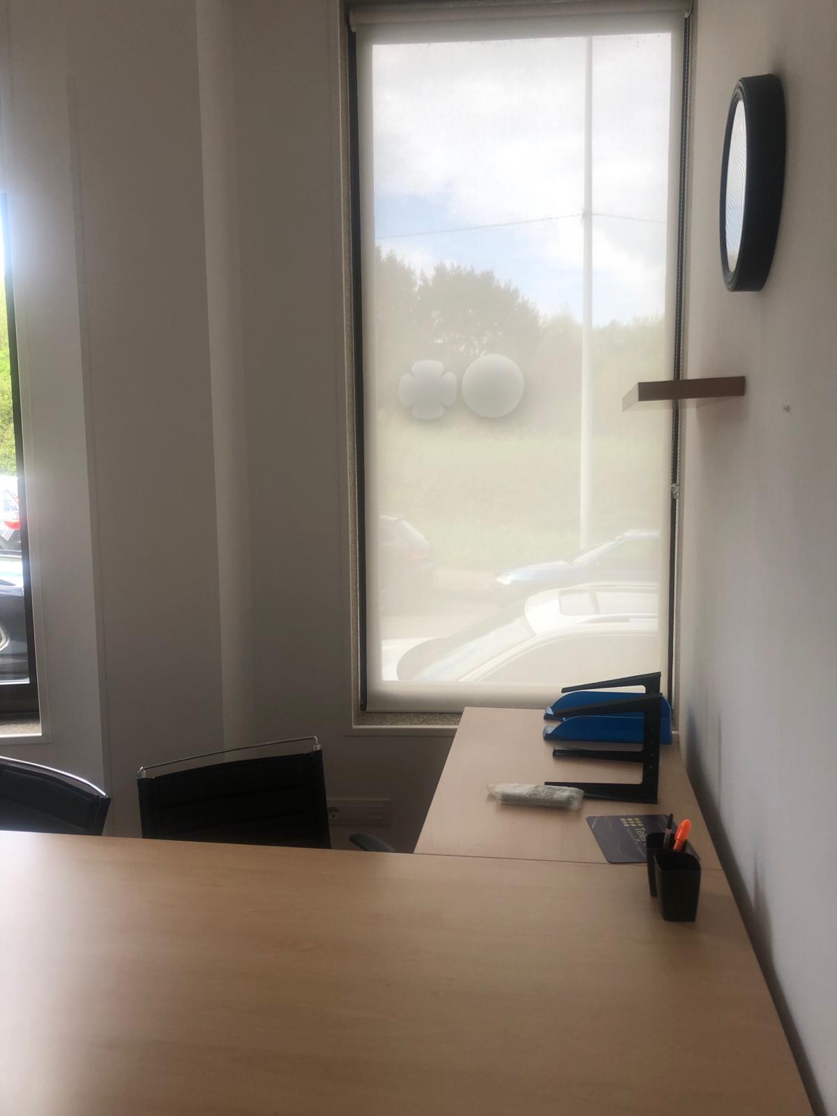 SE ALQUILA BAJO COMERCIAL PARA COWORKING EN RIBEIRA – ZONA ABESADAS – IDEAL OFICINAS O NEGOCIO