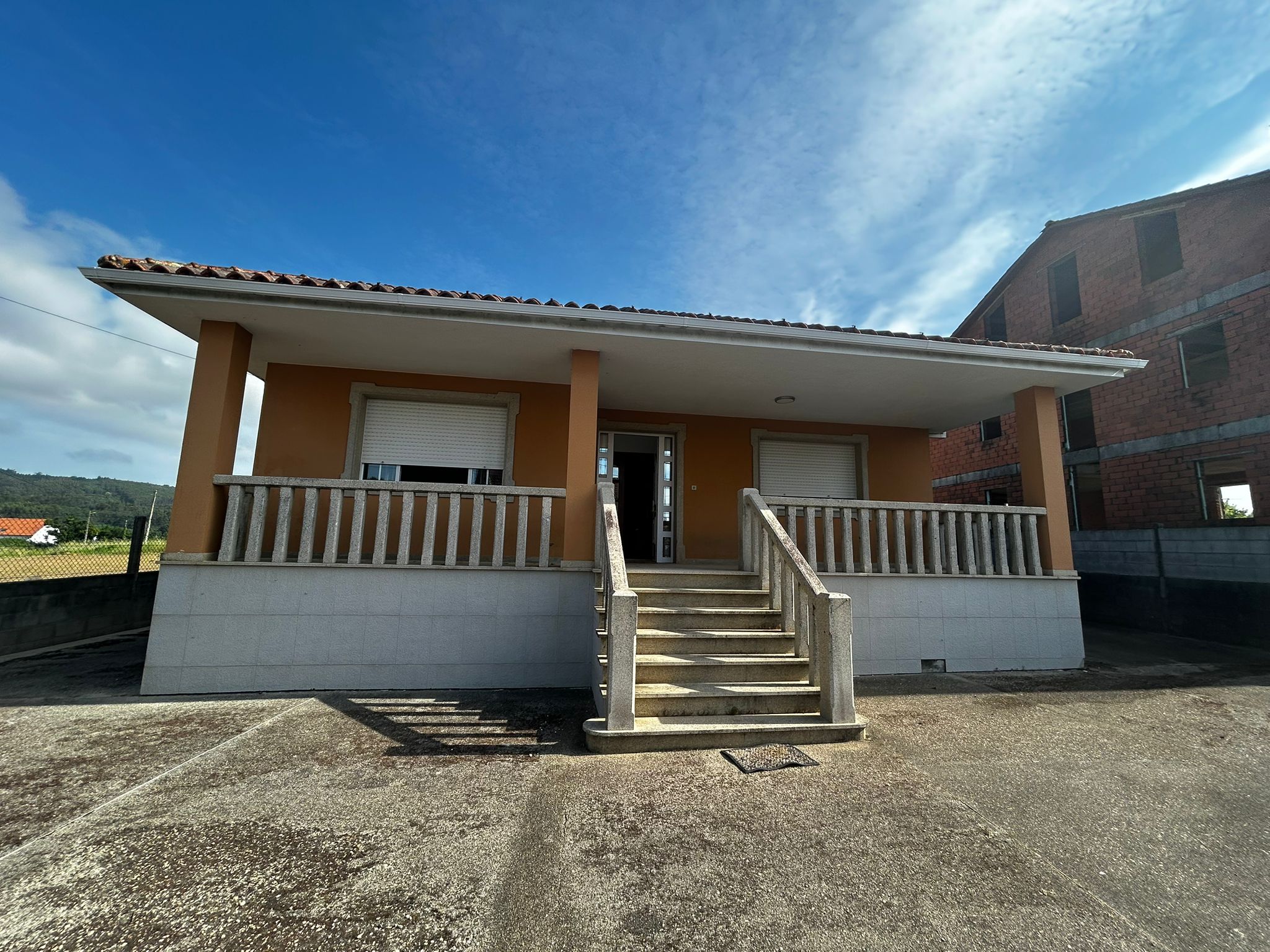 VENTA DE CASA EN PALMEIRA – RIBEIRA – LISTA PARA ENTRAR A VIVIR – PARCELA DE 1.700 M²