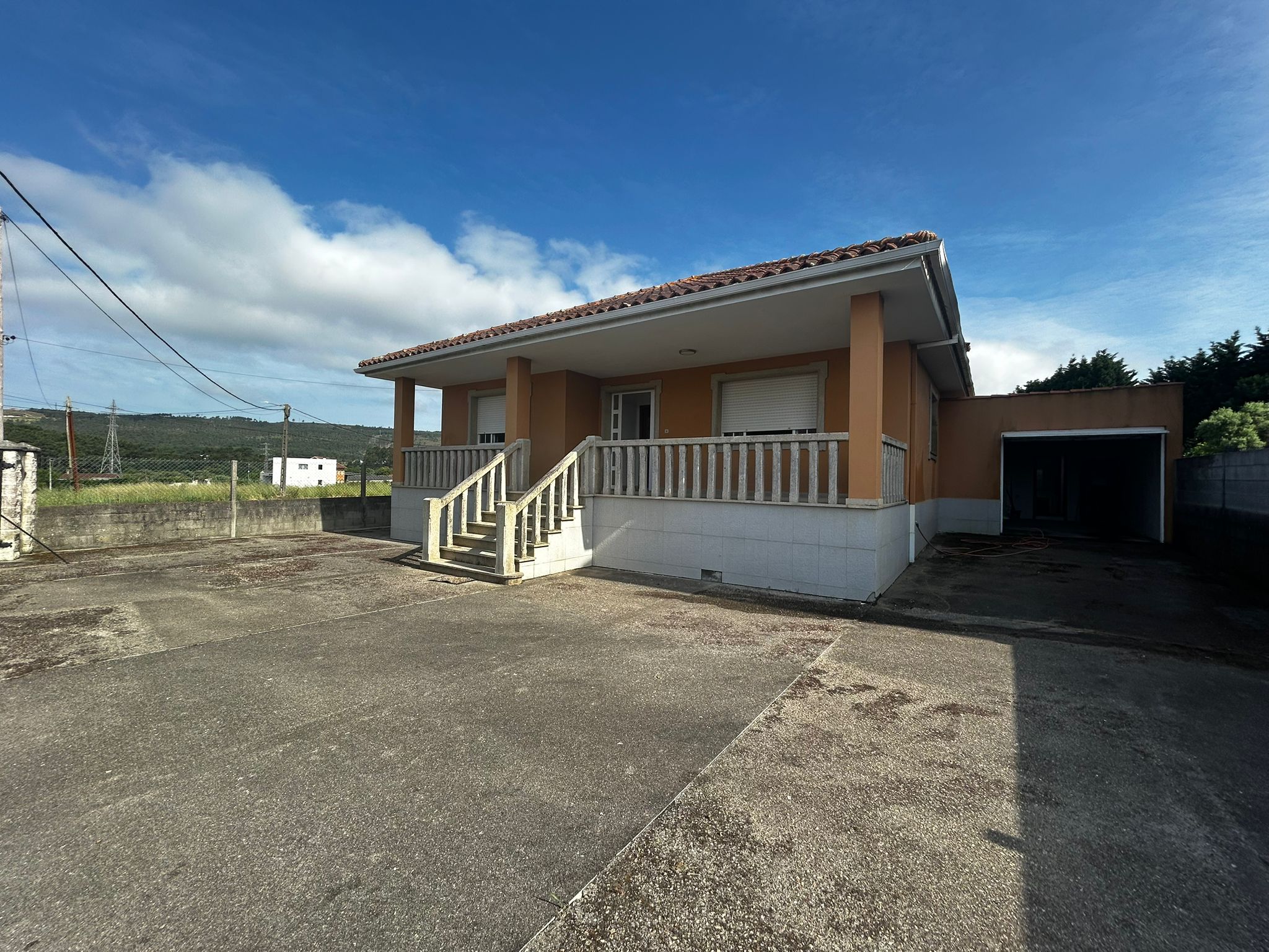 VENTA DE CASA EN PALMEIRA – RIBEIRA – LISTA PARA ENTRAR A VIVIR – PARCELA DE 1.700 M²